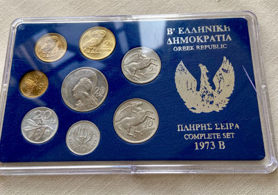【Numismatist】第四场-0起拍-0佣金-包邮-世界硬币 - 希腊1973B套币 非常经典漂亮的一组硬币 盒子设计得也很不错