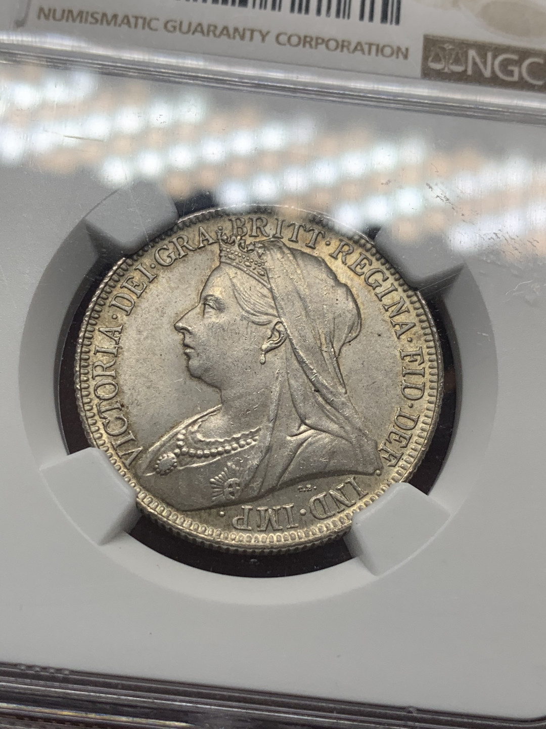 《竞宝斋》第30场-周日，周一，周二3场连拍（全场顺丰包邮） NGC-MS 64 英国 1901年  维多利亚披纱 2先令 福林银币 难得状态