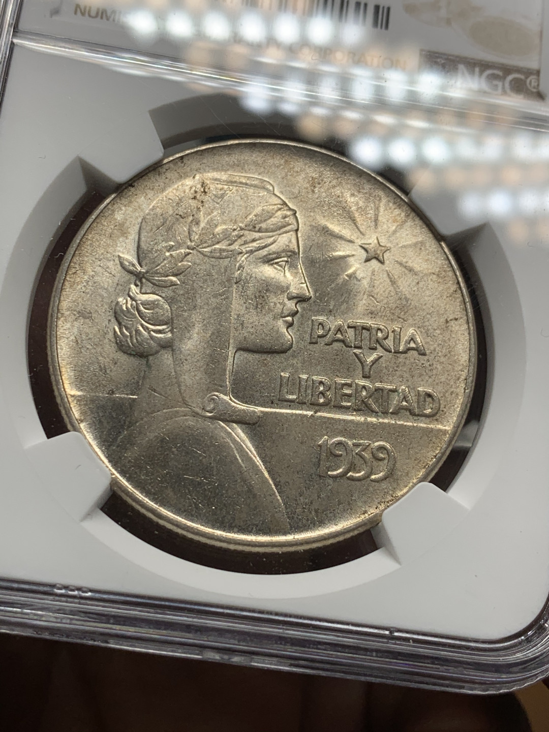 《竞宝斋》第30场-周日，周一，周二3场连拍（全场顺丰包邮） NGC-MS63 古巴 1939年 ABC女神版 1比索 大银币 古巴大热品种 高分极其难得