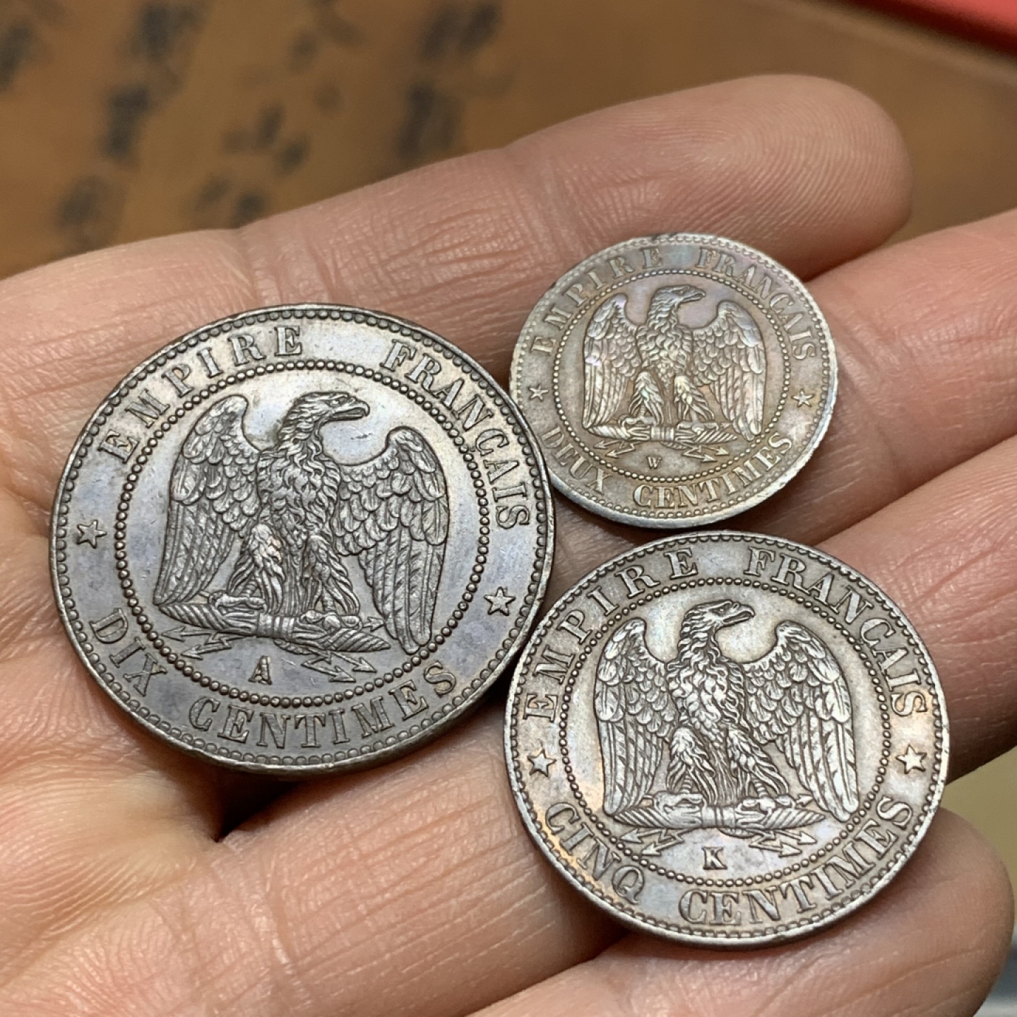 《竞宝斋》第30场-周日，周一，周二3场连拍（全场顺丰包邮） 法国1854年拿破仑三世 一组3枚  2/5/10分铜币 品相 非常难得