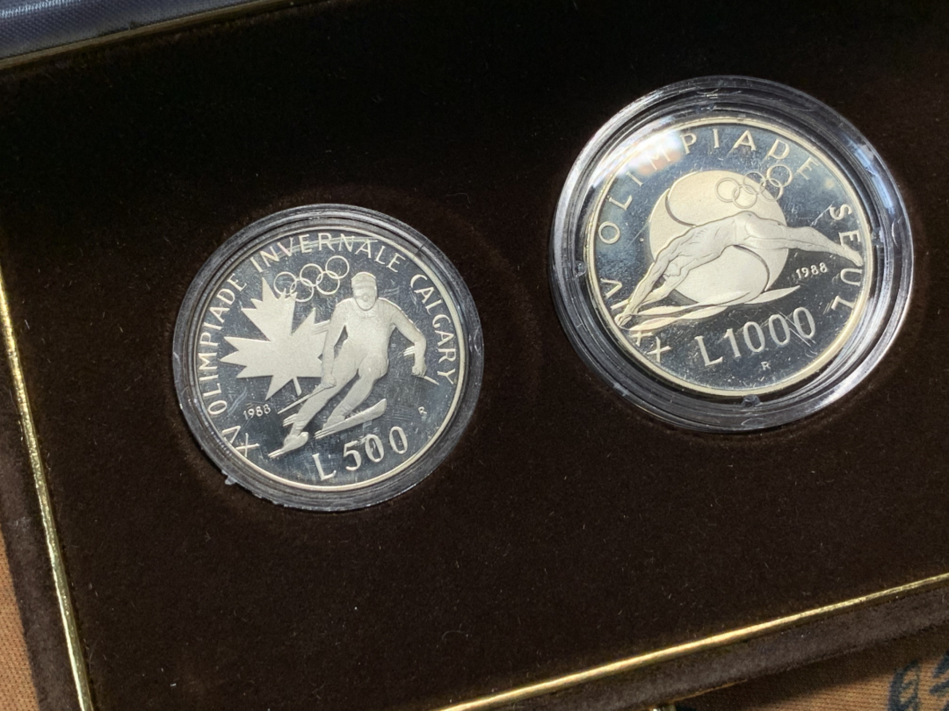 《竞宝斋》第30场-周日，周一，周二3场连拍（全场顺丰包邮） 原盒证书 圣马力诺 1988年冬奥会 500/1000里拉 精制PROOF银币一对 完美状态