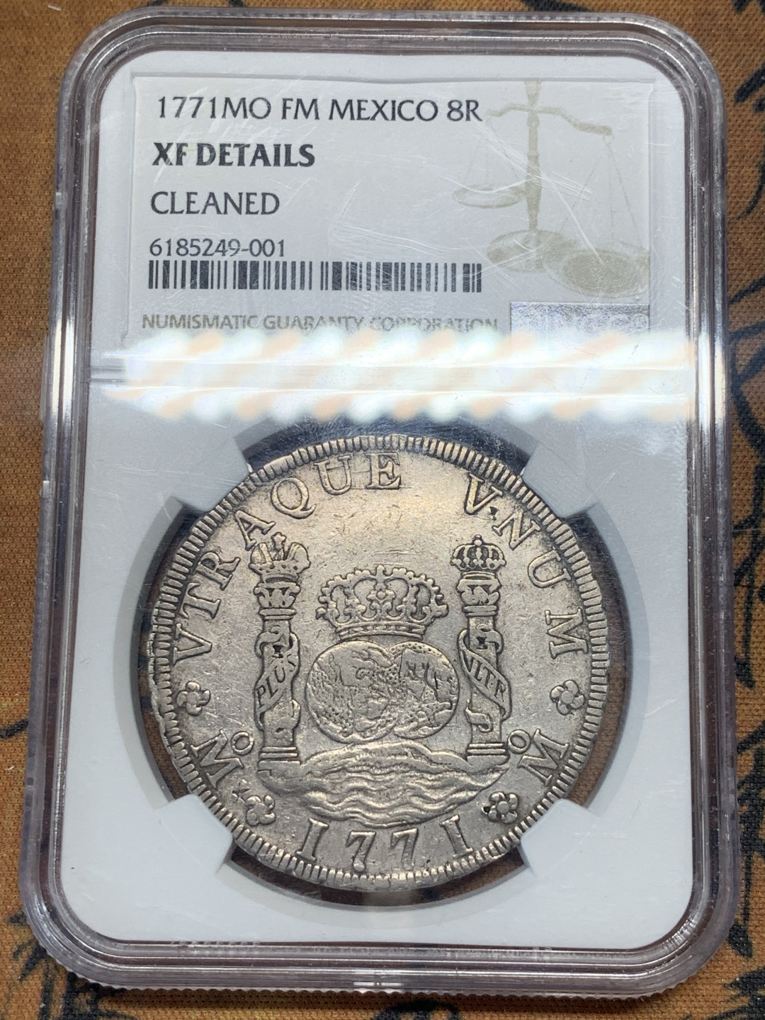 《竞宝斋》第30场-周日，周一，周二3场连拍（全场顺丰包邮） NGC-XFD  1771年 墨西哥地球双柱 原味带底光 味道一流