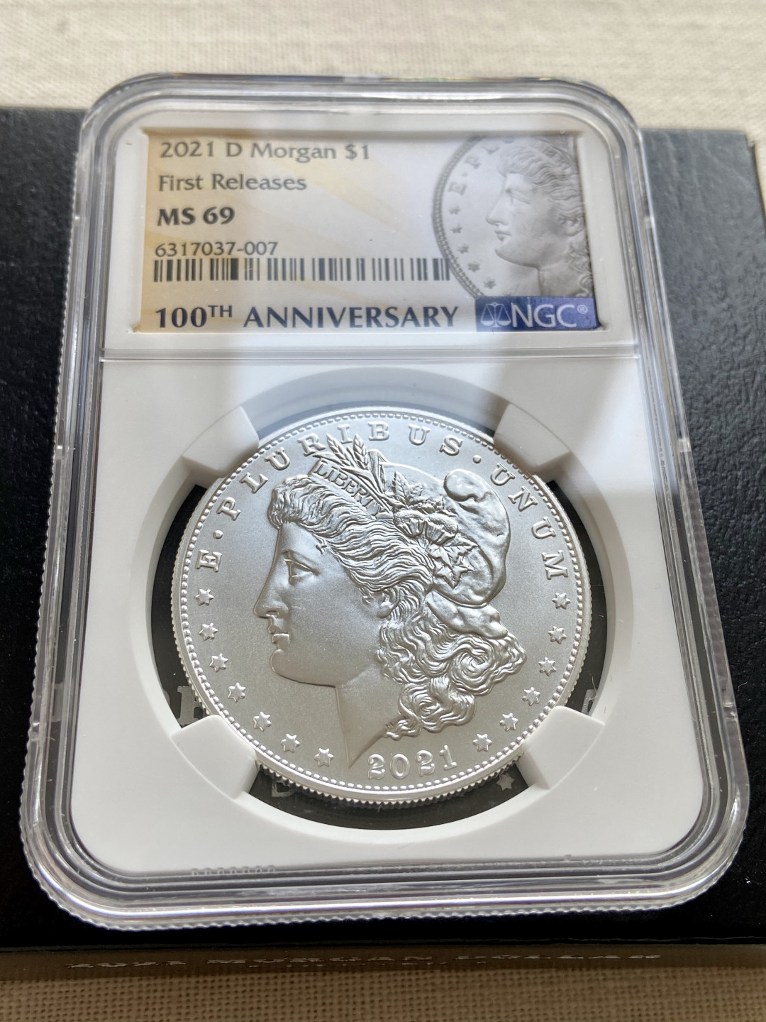 【Numismatist】第四场-0起拍-0佣金-包邮-世界硬币 美国2021年摩根银币 NGC评级MS69分 带原盒 百年来首次再发 发行量17.5W枚 下次官方再发说不定要再等百年了 极具收藏意义 