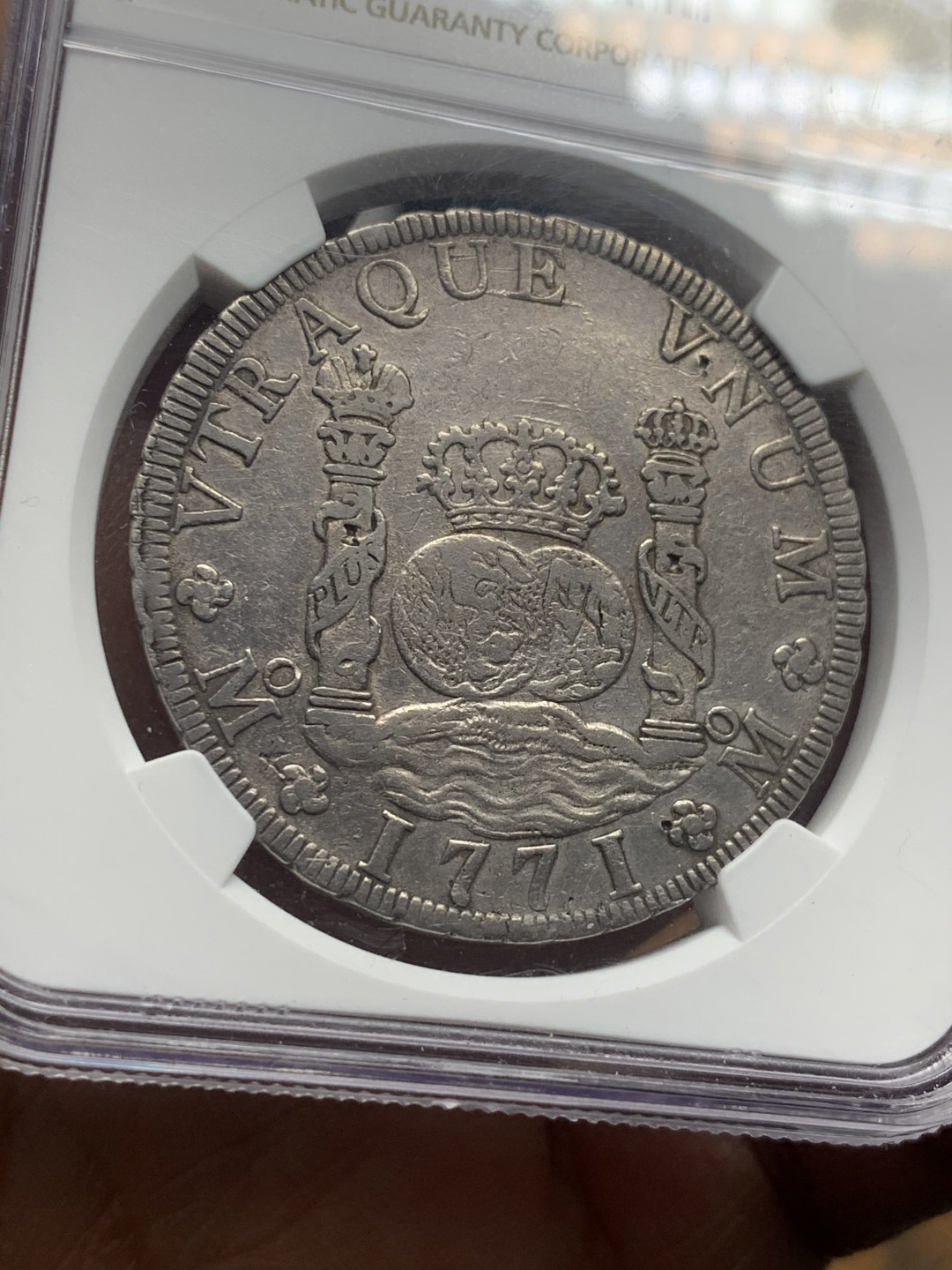 《竞宝斋》第30场-周日，周一，周二3场连拍（全场顺丰包邮） NGC-XFD  1771年 墨西哥地球双柱 原味带底光 味道一流