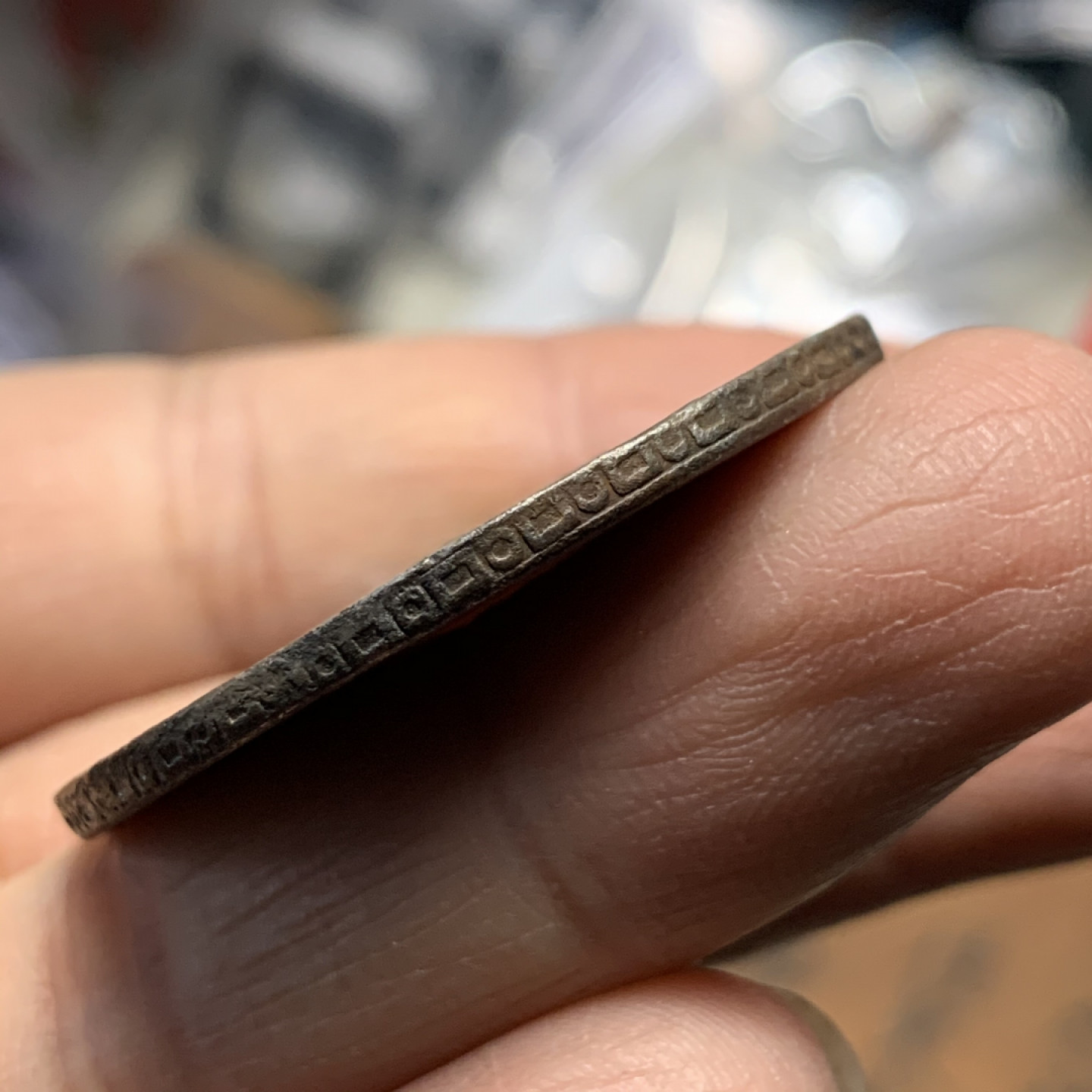 《竞宝斋》第30场-周日，周一，周二3场连拍（全场顺丰包邮） 西属 墨西哥1789年 卡三头像卡四名称 过渡版本 8R 双柱大银币 38.6mm 26.3克 细节见图