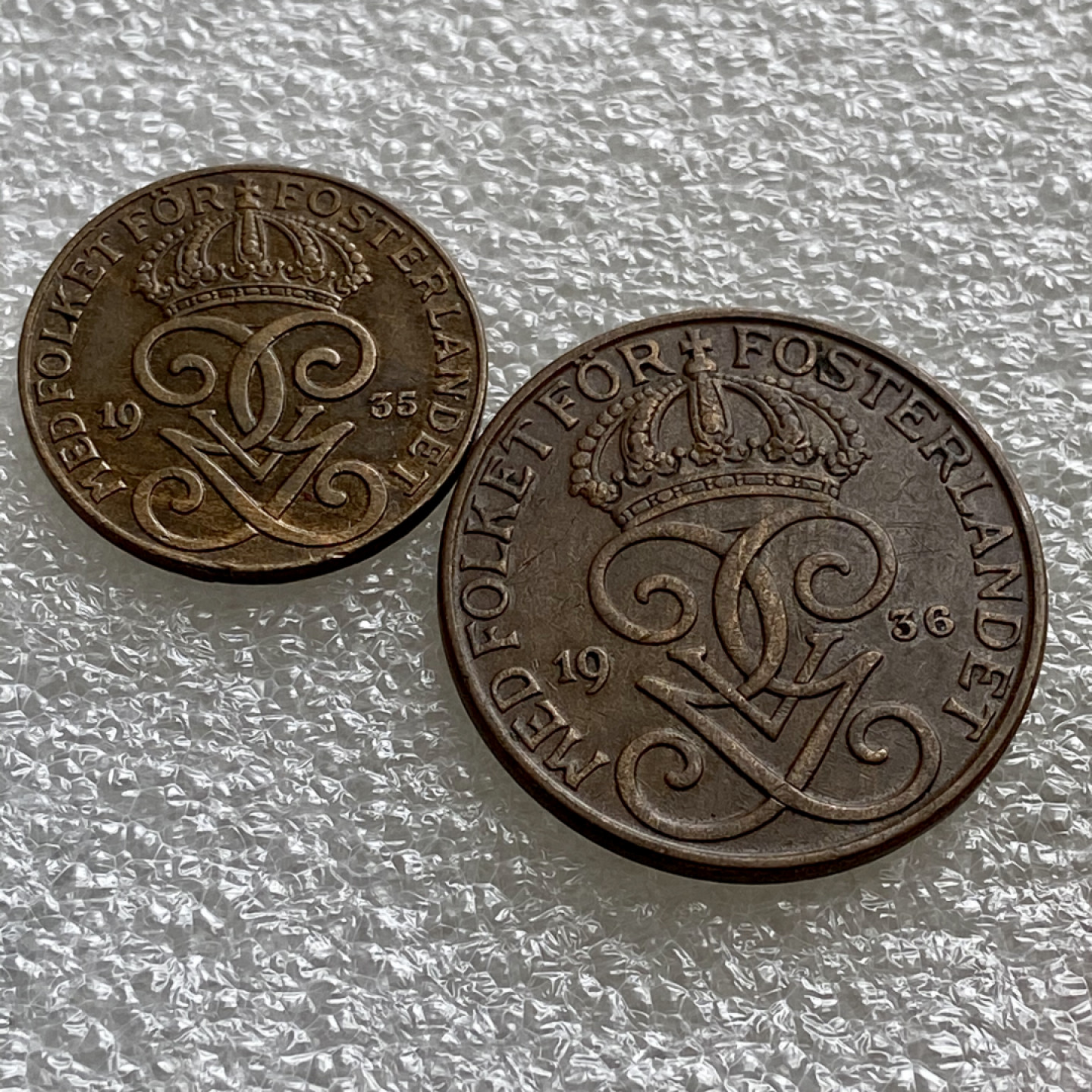 【Numismatist】第四场-0起拍-0佣金-包邮-世界硬币 瑞典1935-1936年2、5欧尔铜币 好品