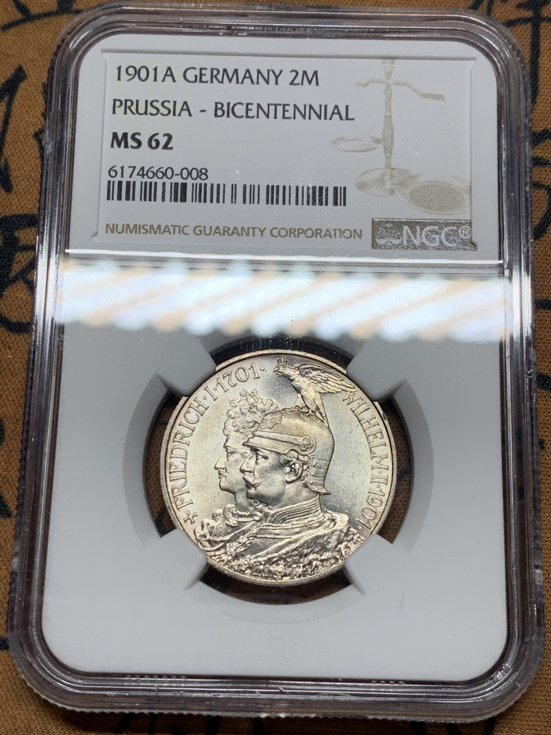 《竞宝斋》第30场-周日，周一，周二3场连拍（全场顺丰包邮） NGC-MS62 德国普鲁士 1901年 200周年纪念 2马克 银币 原光好品 感觉低评
