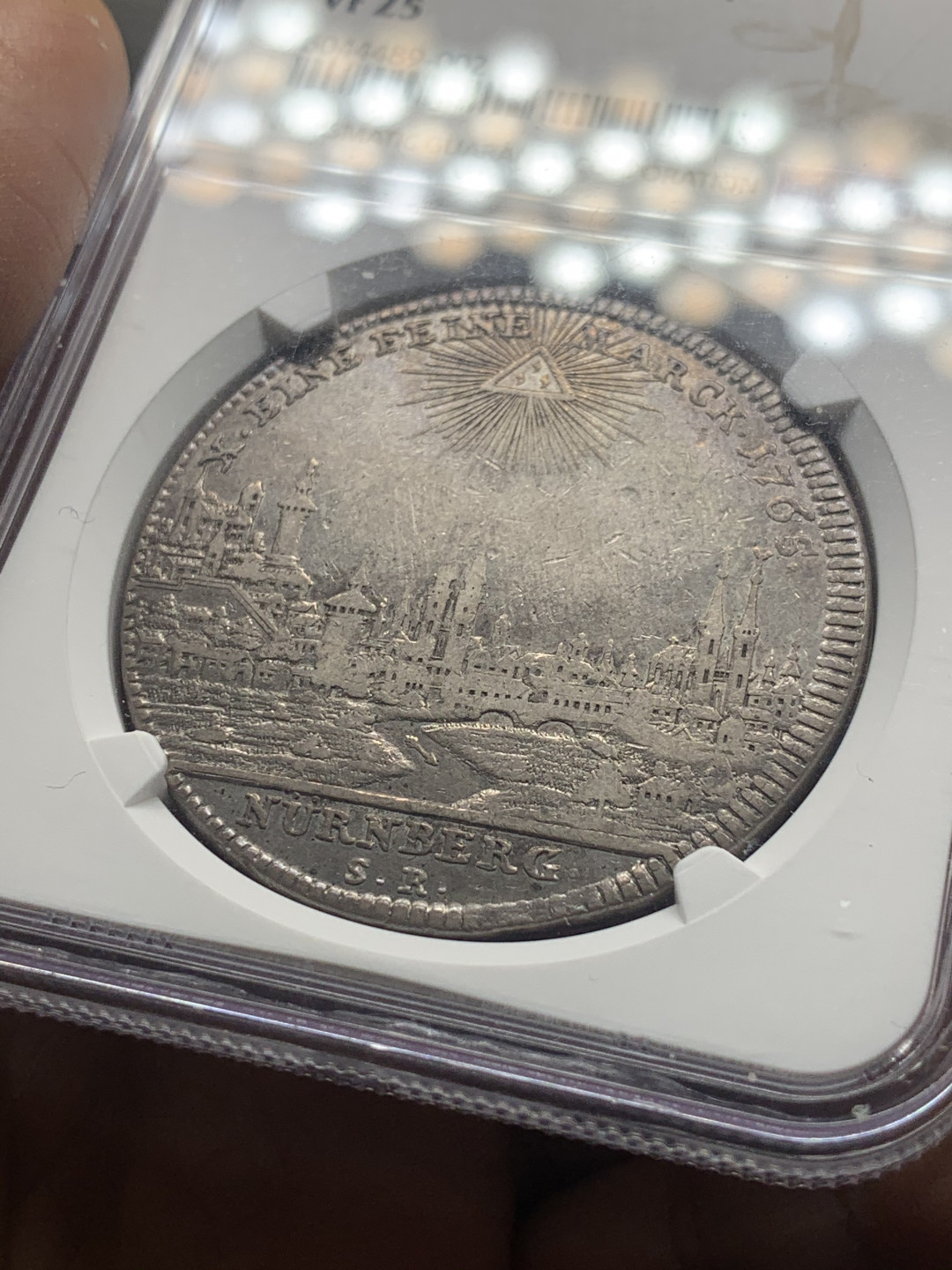 《竞宝斋》第30场-周日，周一，周二3场连拍（全场顺丰包邮） NGC-VF25 德国 纽伦堡 1765-SR 城市景观 双头鹰 约瑟夫二世 1泰勒 银币 深色包浆