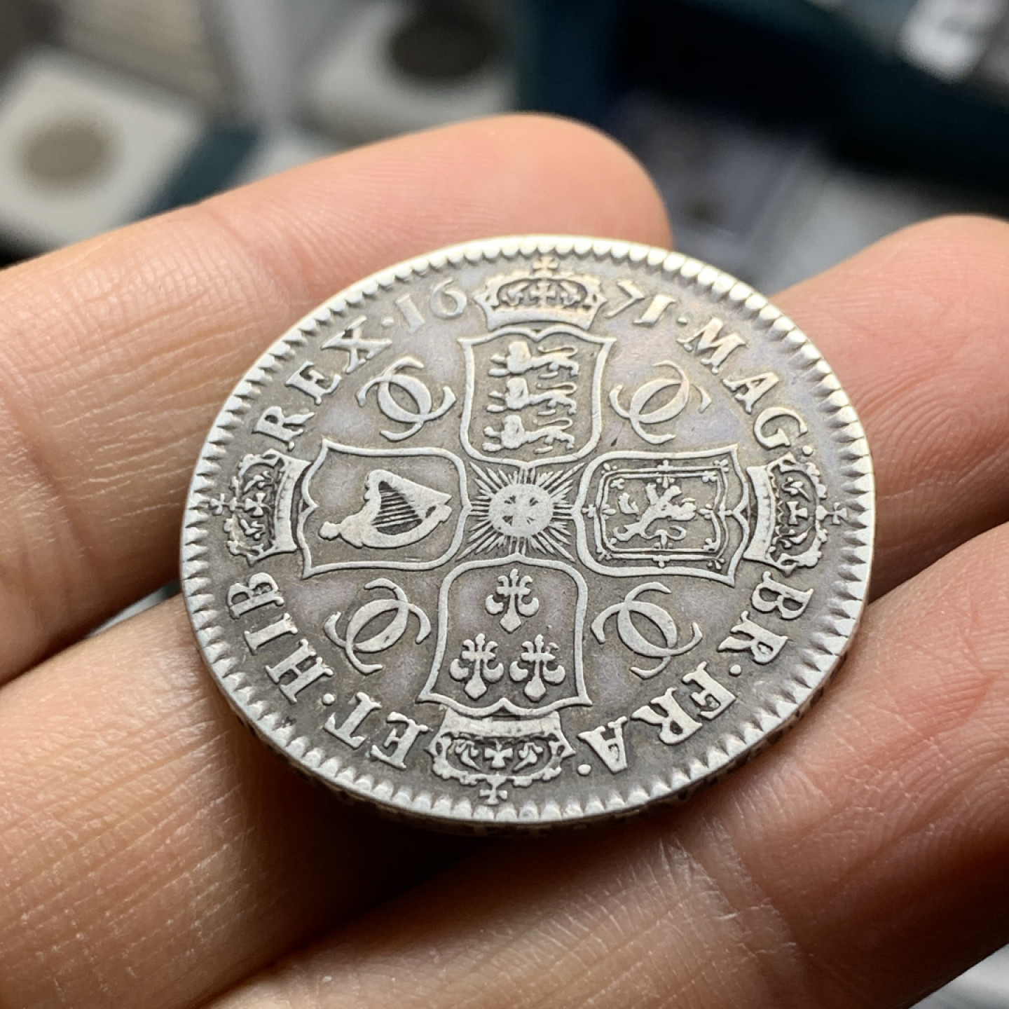 《竞宝斋》第31场（年内尾拍）-周日，周一，周二3场连拍（全场顺丰包邮） 稀少品种 英国1671年 查理二世 半克朗银币 14.6克 33.4mm 原味难得