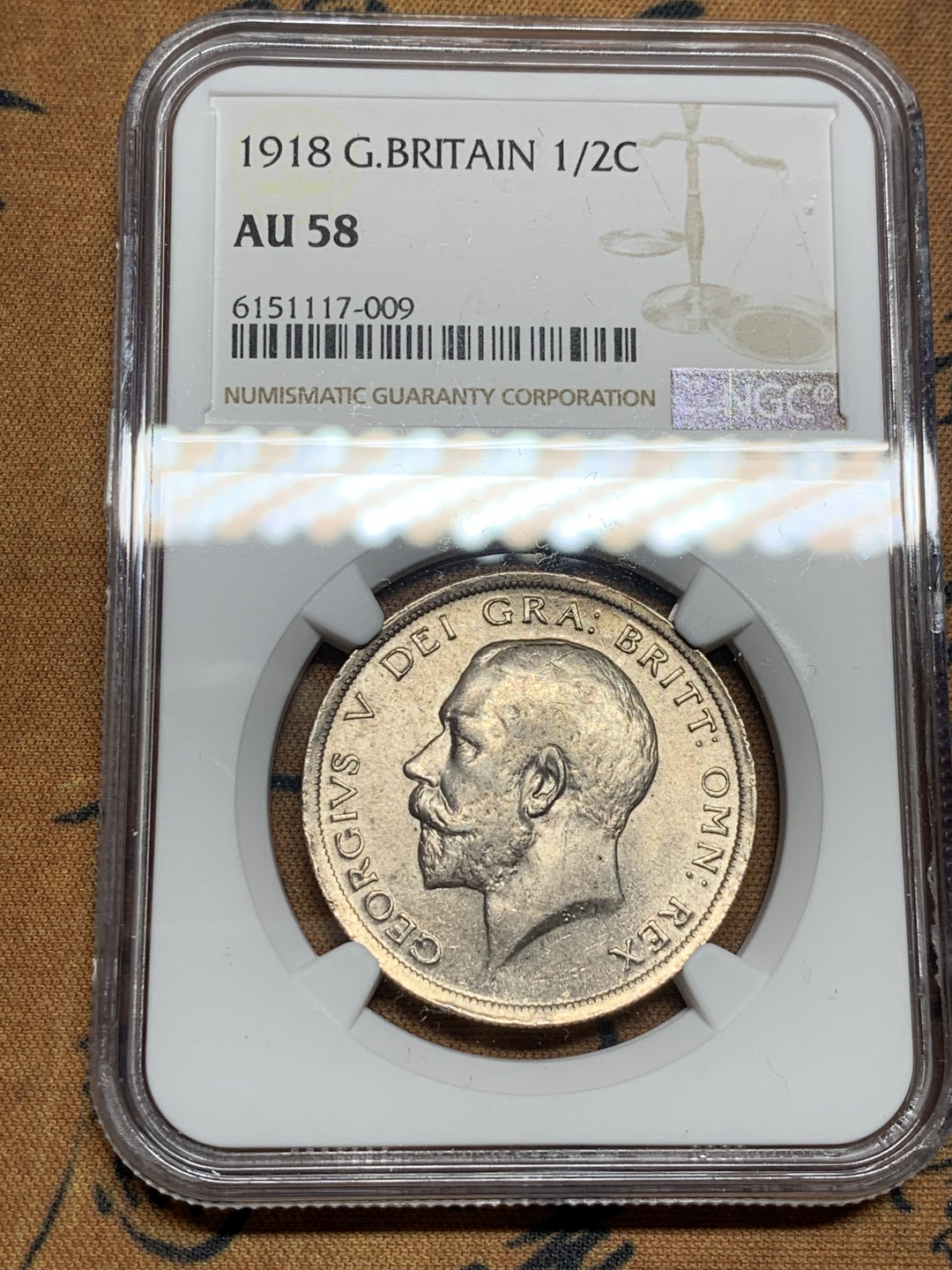 《竞宝斋》第31场（年内尾拍）-周日，周一，周二3场连拍（全场顺丰包邮） NGC-AU58 英国 1918年 高银版 乔五半克朗银币 因为模具所致 乔五半克朗基本见不到头发，这枚细节很好