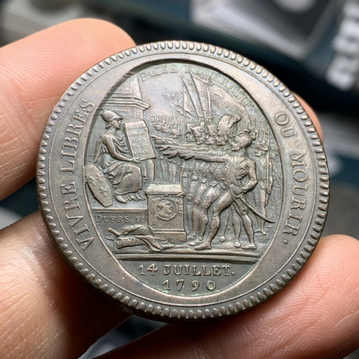 《竞宝斋》第31场（年内尾拍）-周日，周一，周二3场连拍（全场顺丰包邮） 高细节 法国 1792年 大革命 莫奈龙 5索尔 大铜币 细节见图  31.1克  39.8mm