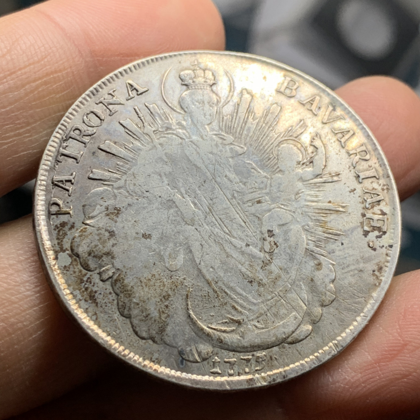 《竞宝斋》第31场（年内尾拍）-周日，周一，周二3场连拍（全场顺丰包邮） 德国 巴伐利亚 1775年 协定泰勒 圣母抱婴1泰勒大银币 27.8克  40.8mm 原味好细节