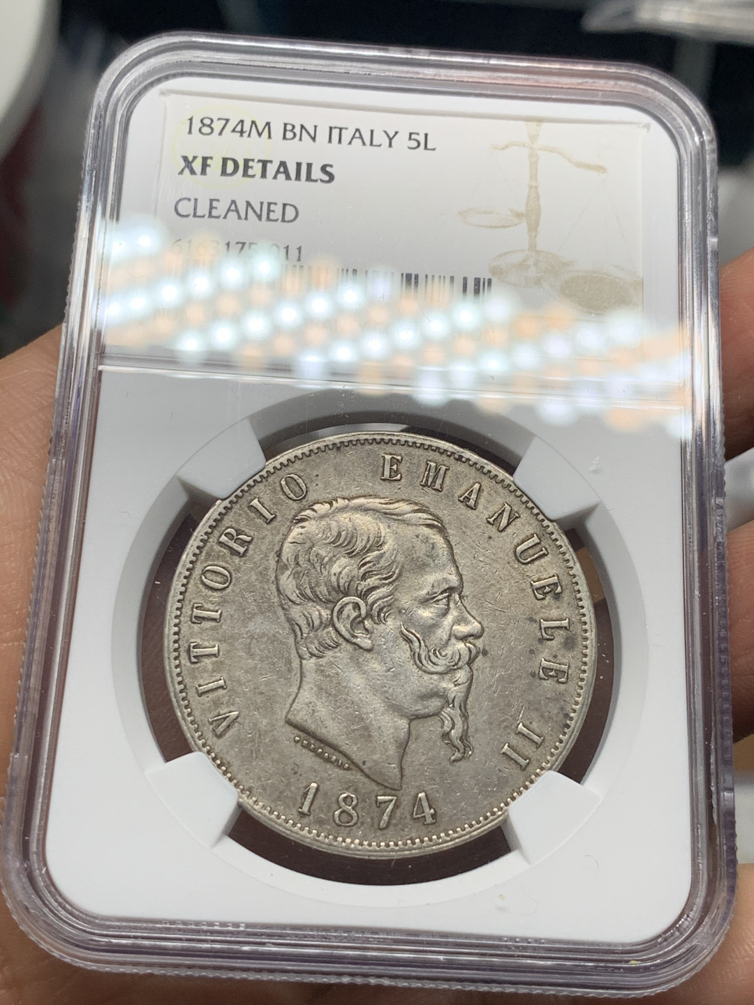 《竞宝斋》第31场（年内尾拍）-周日，周一，周二3场连拍（全场顺丰包邮） NGC 评级 意大利 1874年 埃曼纽尔二世 5里拉银币 原味好品 胡子耳朵枚磨损