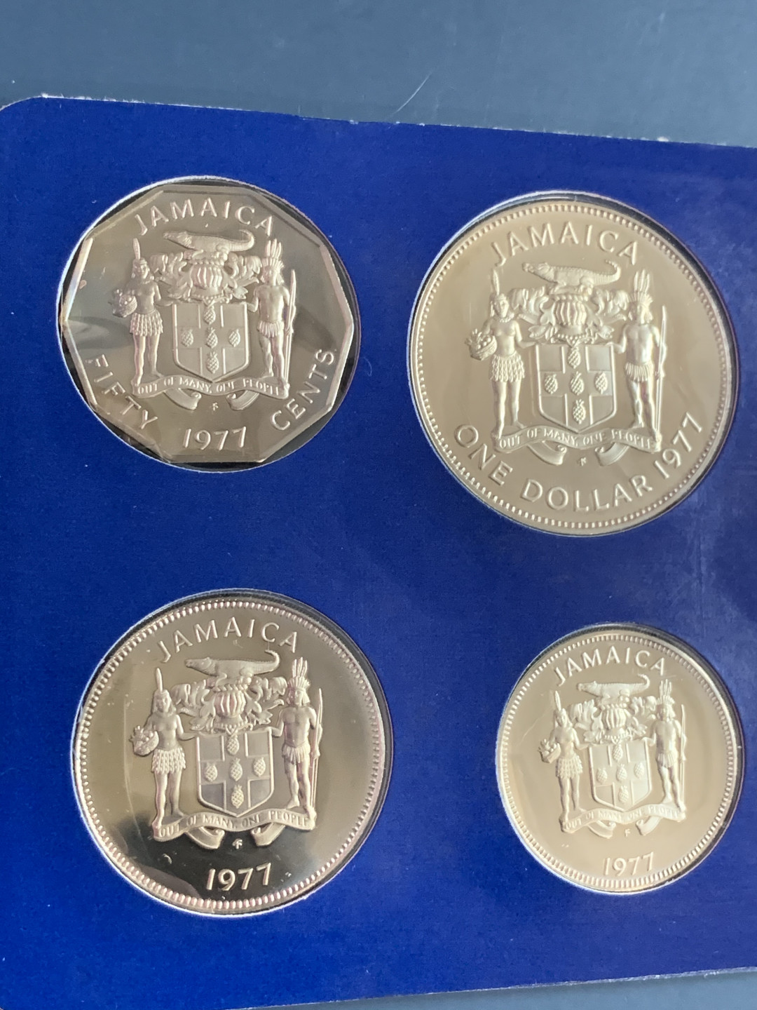 《竞宝斋》第31场（年内尾拍）-周日，周一，周二3场连拍（全场顺丰包邮） 牙买加 1977年 精制套币9枚含2枚大银币80克原盒原证