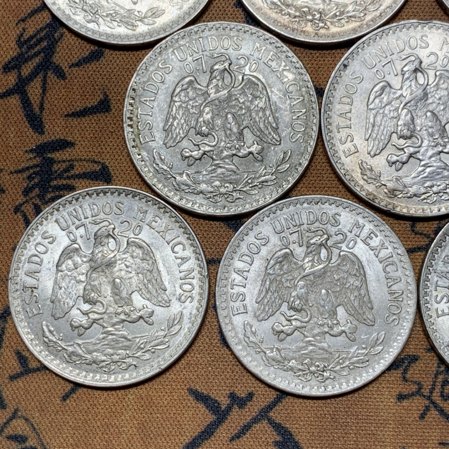 《竞宝斋》第31场（年内尾拍）-周日，周一，周二3场连拍（全场顺丰包邮） 8枚一组 二战期间1943-1945 墨西哥50分小鹰洋银币一组原光品相