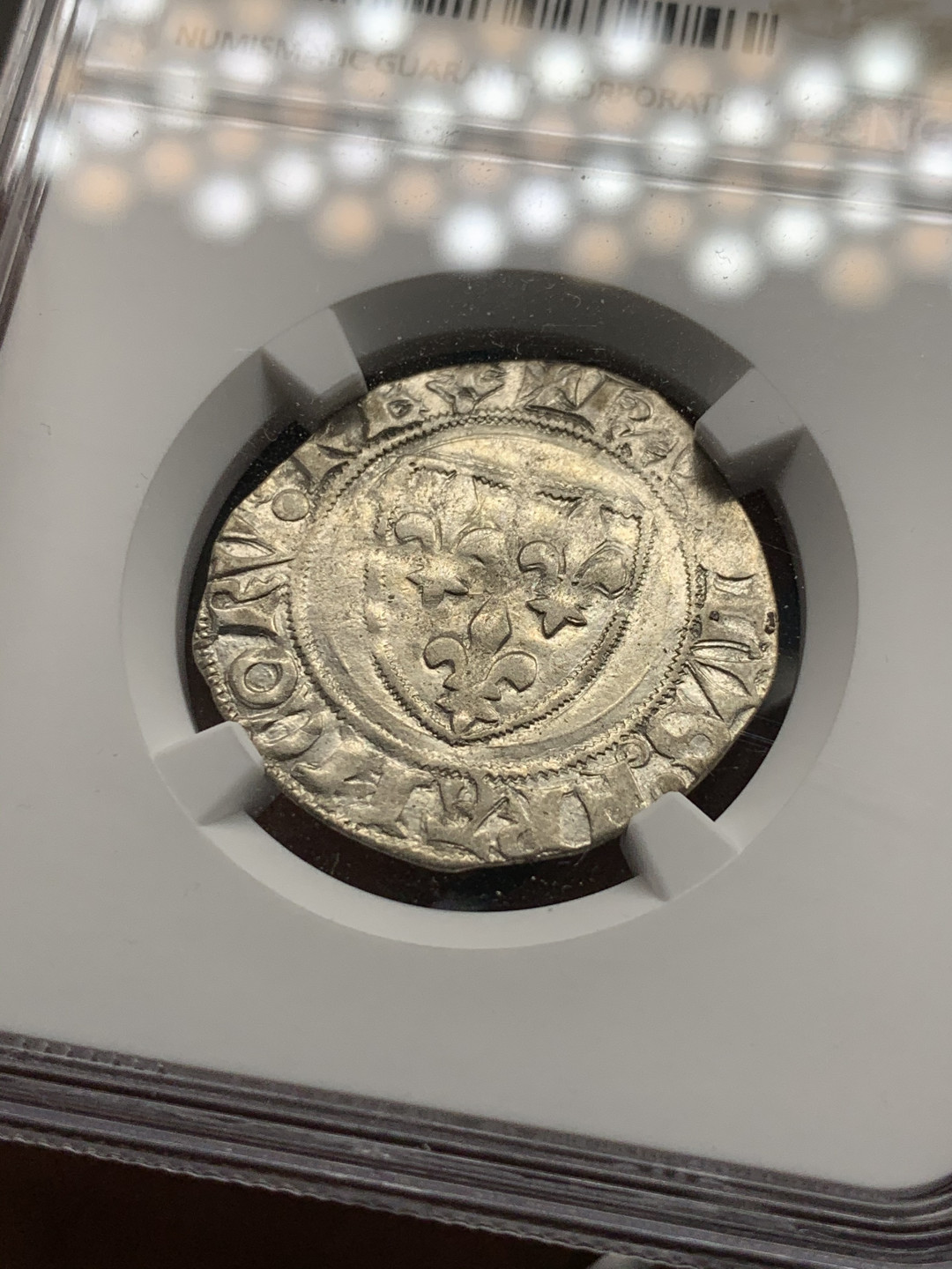 《竞宝斋》第31场（年内尾拍）-周日，周一，周二3场连拍（全场顺丰包邮） NGC AU50 法国 查理六世 1380-1422年  BLANC 打制银币 首次接触 实在难得