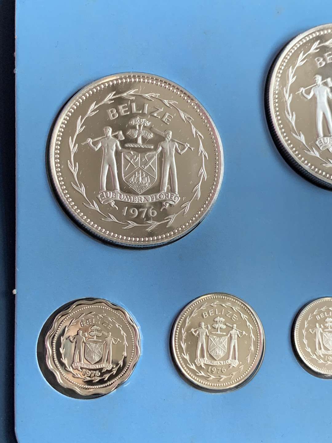 《竞宝斋》第31场（年内尾拍）-周日，周一，周二3场连拍（全场顺丰包邮） 伯利兹 1976年 精制套币8枚全银103克原盒原证