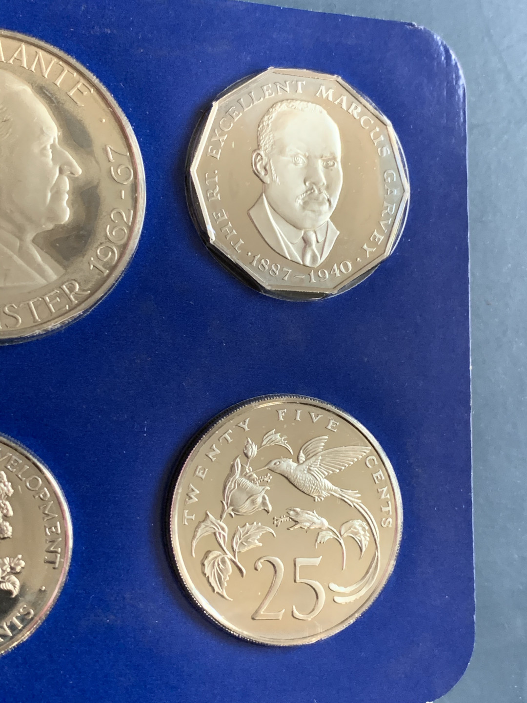 《竞宝斋》第31场（年内尾拍）-周日，周一，周二3场连拍（全场顺丰包邮） 牙买加 1977年 精制套币9枚含2枚大银币80克原盒原证