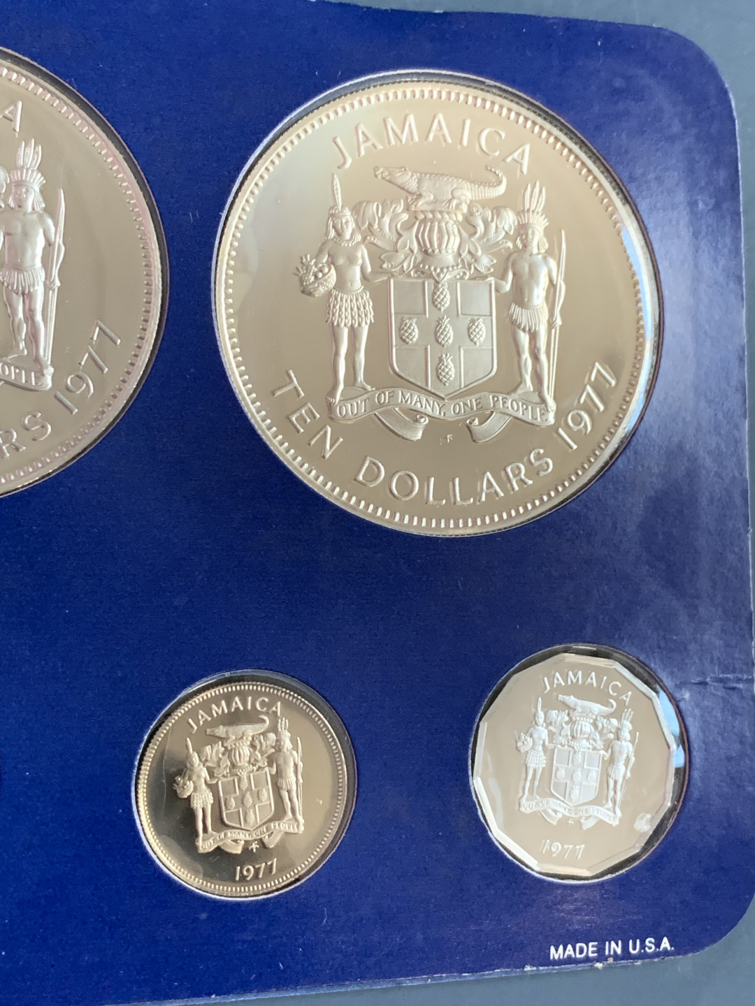 《竞宝斋》第31场（年内尾拍）-周日，周一，周二3场连拍（全场顺丰包邮） 牙买加 1977年 精制套币9枚含2枚大银币80克原盒原证