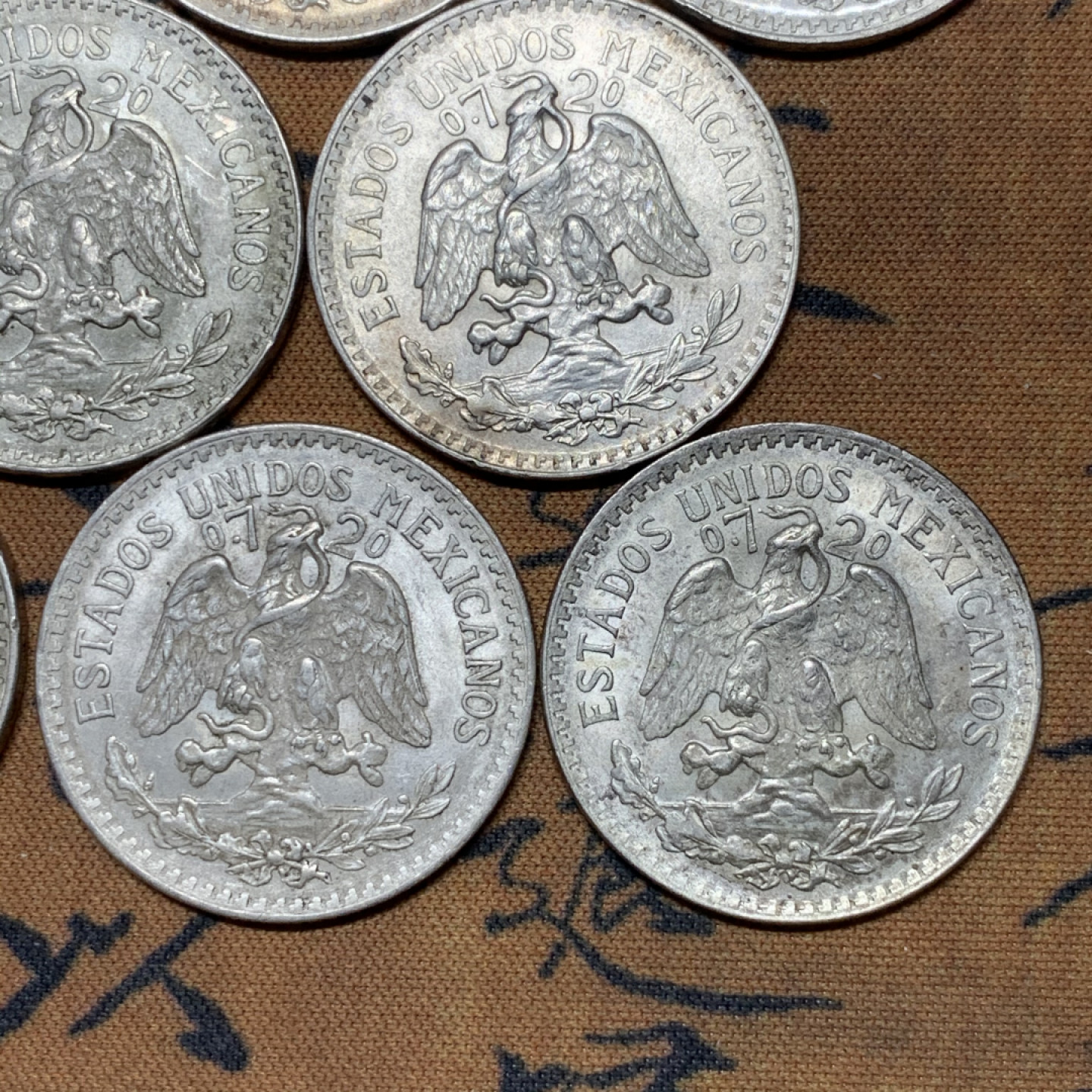 《竞宝斋》第31场（年内尾拍）-周日，周一，周二3场连拍（全场顺丰包邮） 8枚一组 二战期间1943-1945 墨西哥50分小鹰洋银币一组原光品相