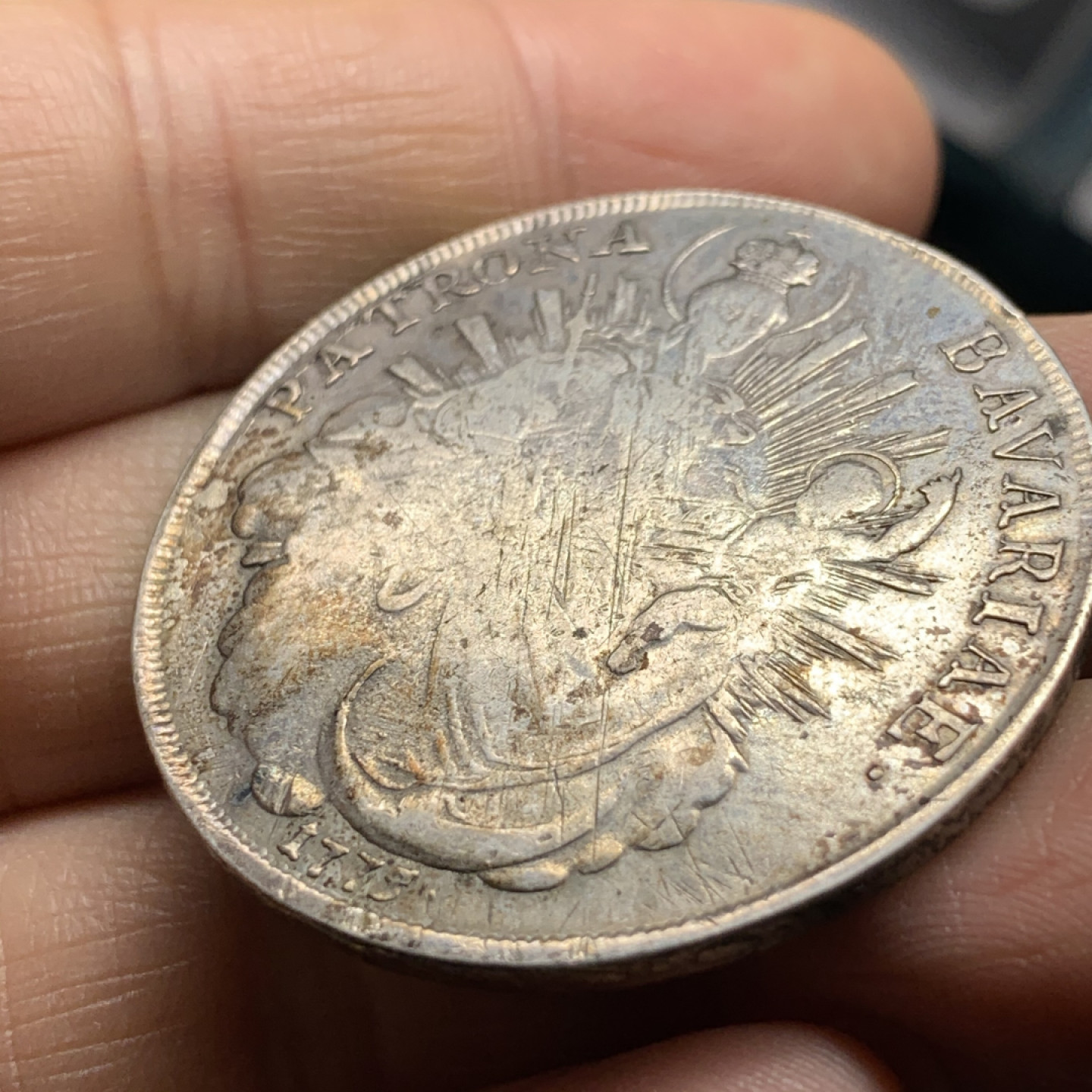 《竞宝斋》第31场（年内尾拍）-周日，周一，周二3场连拍（全场顺丰包邮） 德国 巴伐利亚 1775年 协定泰勒 圣母抱婴1泰勒大银币 27.8克  40.8mm 原味好细节