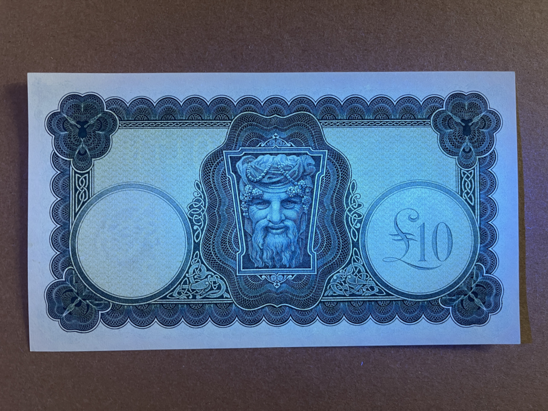 《张总收藏》48期——新春精品 爱尔兰10镑 UNC 1960年 拉佛雷夫人