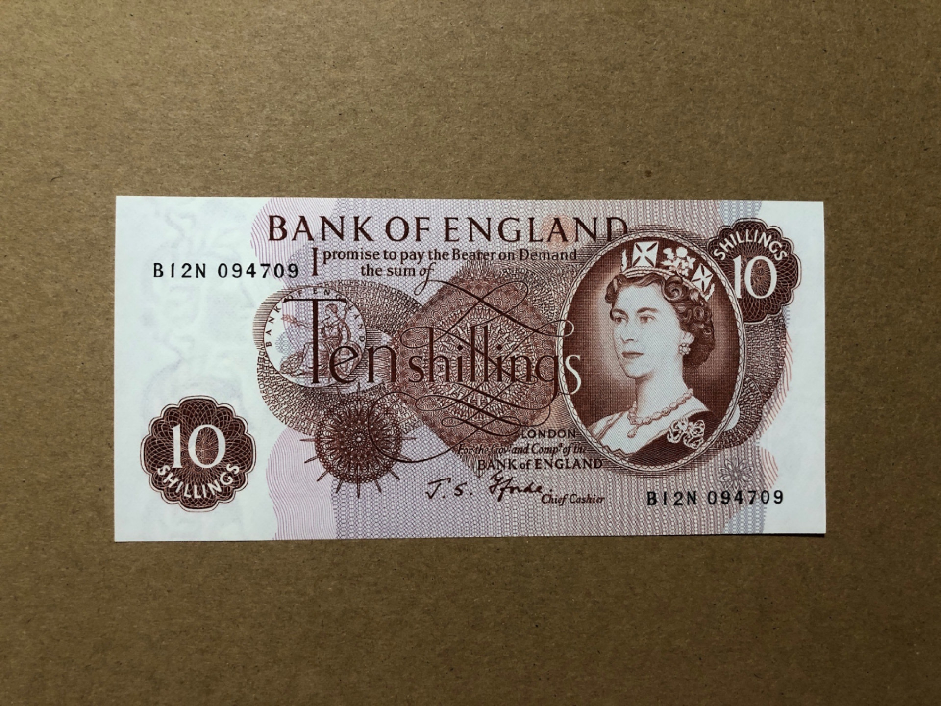 《张总收藏》48期——新春精品 英国10先令 UNC C序列