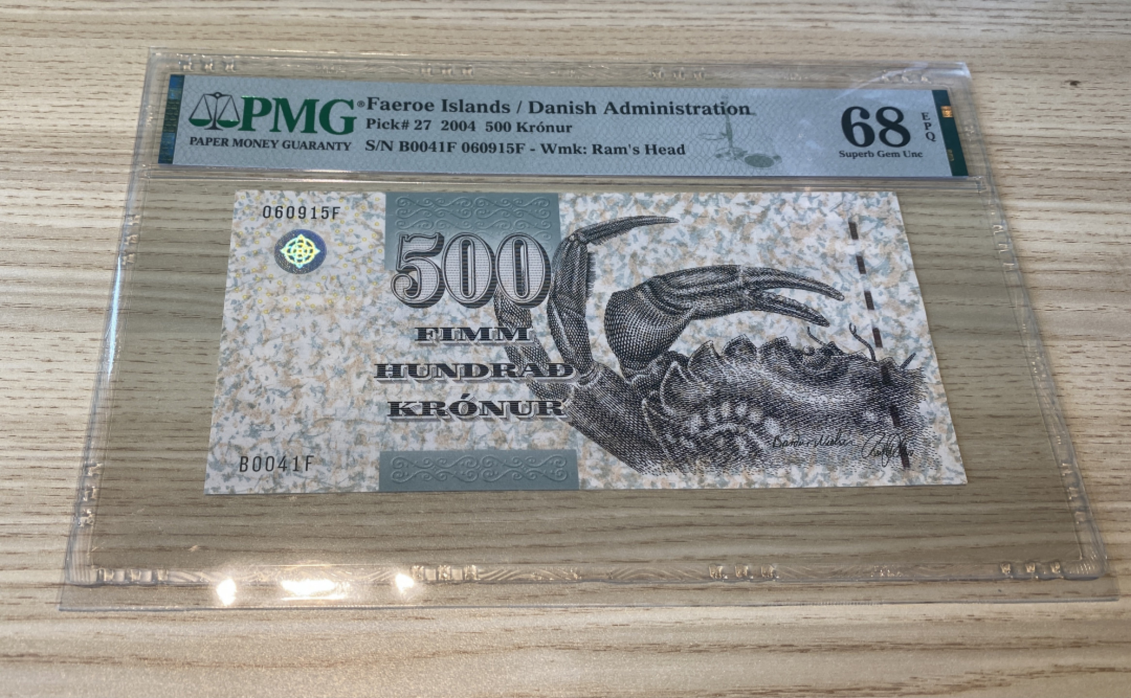 Chase Auction 第1期 - -世界纸币精萃 2004年法罗群岛500克朗，PMG68高分，初版，细金属线版，IBNS最佳纸币系列！