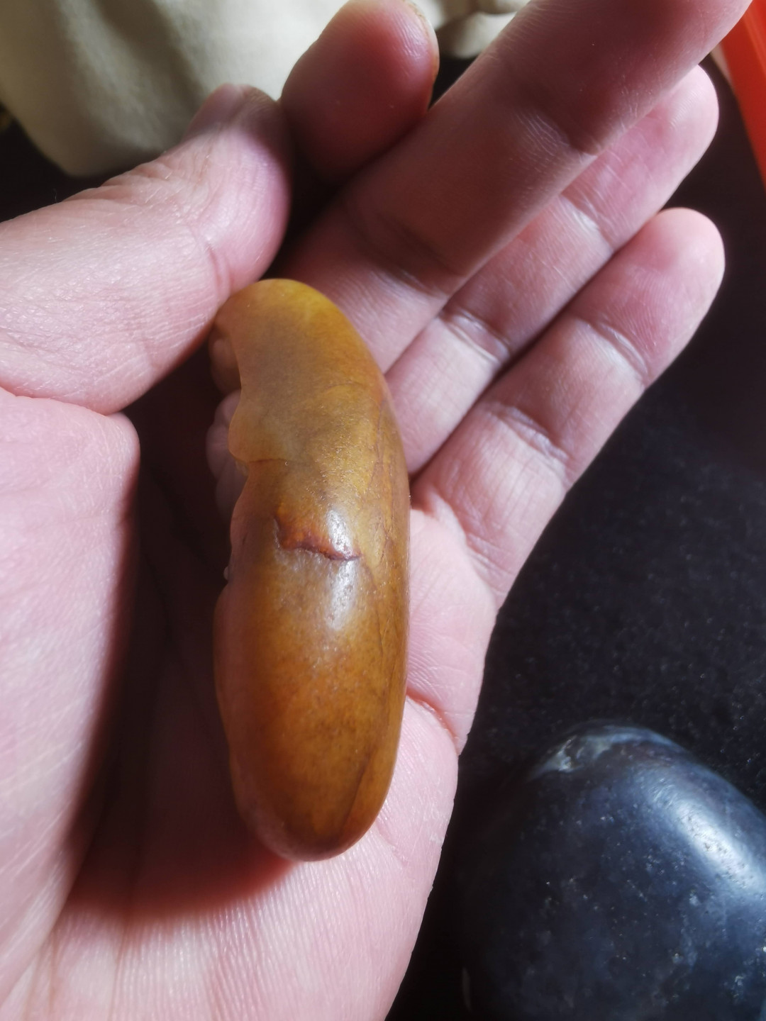 和田玉籽料黄油皮