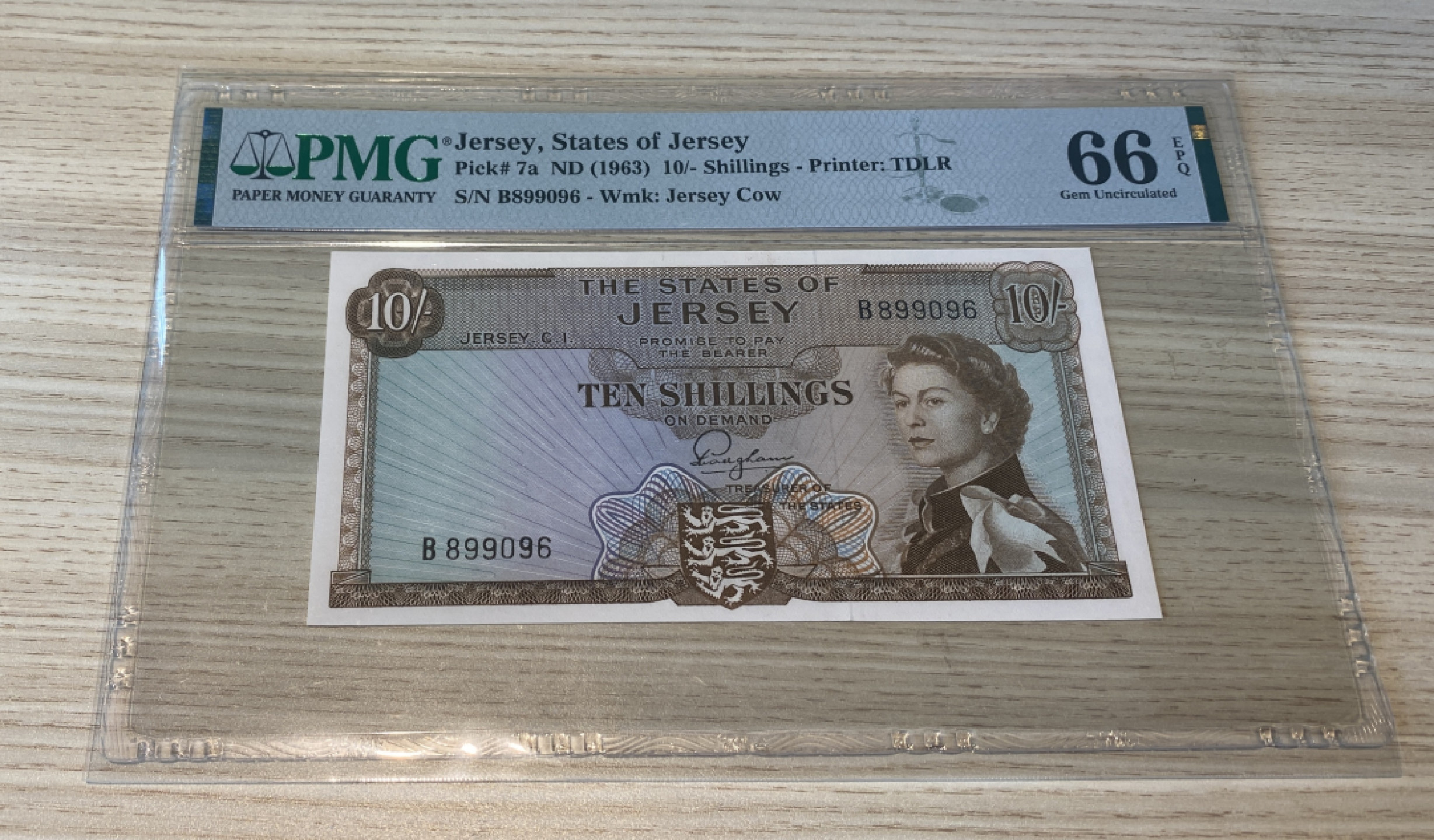 Chase Auction 第1期 - -世界纸币精萃 1963年泽西岛10先令，PMG66分，戎装女王！倒置号！
