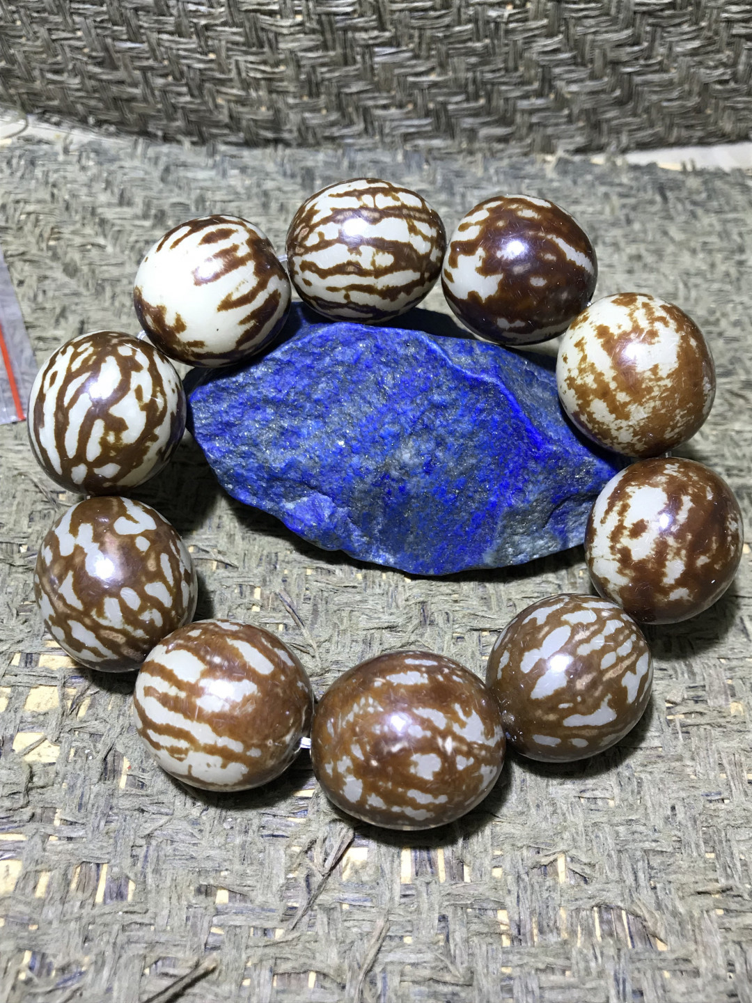 天然花皮菩提根单圈手串一条