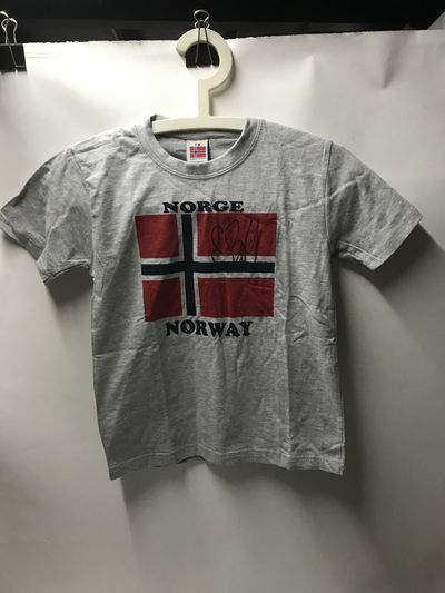 零元拍：挪威🇳🇴儿基会圣诞礼物，国家旗帜多特蒙德队锋霸未来世一锋哈兰德亲笔签名童装T恤 - 零元拍：挪威🇳🇴儿基会圣诞礼物，国家旗帜多特蒙德队锋霸未来世一锋哈兰德亲笔签名童装T恤