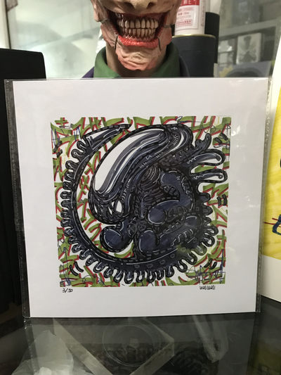 零元拍：歪歪亲笔签名 OWSON系列限量插画复制画《异形》，尺寸约22/22厘米，拍品不含镜框 - 零元拍：歪歪亲笔签名 OWSON系列限量插画复制画《异形》，尺寸约22/22厘米，拍品不含镜框