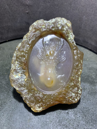 精美天然原皮玛瑙原石雕刻龙戏珠摆件，把件一个， - 精美天然原皮玛瑙原石雕刻龙戏珠摆件，把件一个，