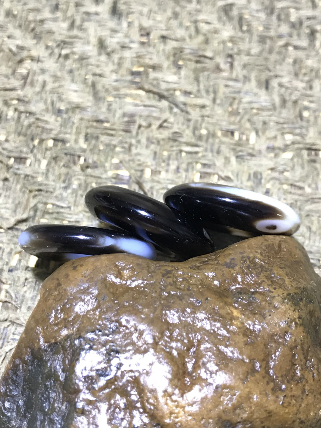 天然通货墨色海洋玉髓平安扣三个！