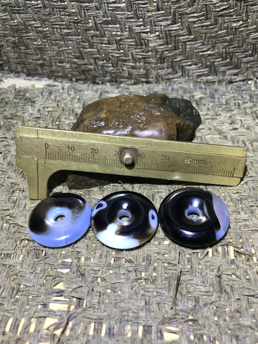 天然通货墨色海洋玉髓平安扣三个！