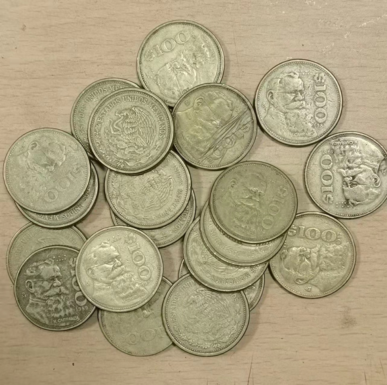 北京马甸外币专卖微拍第六十九期，外国非贵金属流通币，纪念币专场，陆续上新欢迎关注 墨西哥大厚铜币20枚