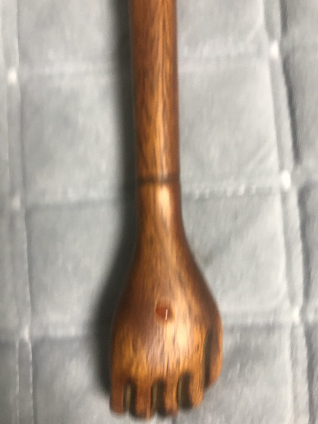 缤纷开心拍第422期 花梨木寿星痒痒挠，长41寓意事事如意，手心手背镶玛瑙红珠，意手眼通天红红火火。