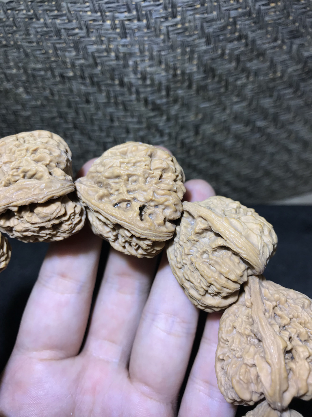 仅此一串，异型佛肚手串（品种:南疆石:)手串(手持)一串！