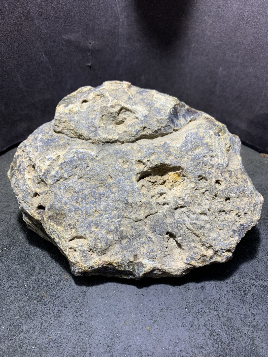 精美天然玛瑙原石雕刻大鹏展翅摆件一个，