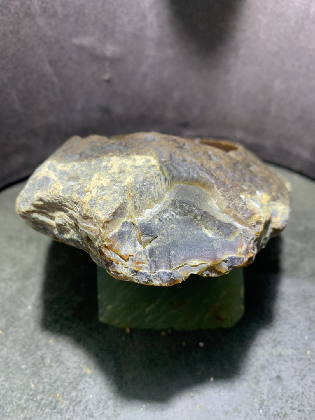 精美天然玛瑙原石雕刻大鹏展翅摆件一个，