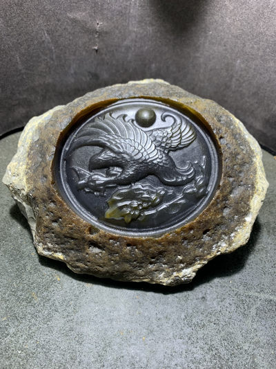 精美天然玛瑙原石雕刻大鹏展翅摆件一个， - 精美天然玛瑙原石雕刻大鹏展翅摆件一个，