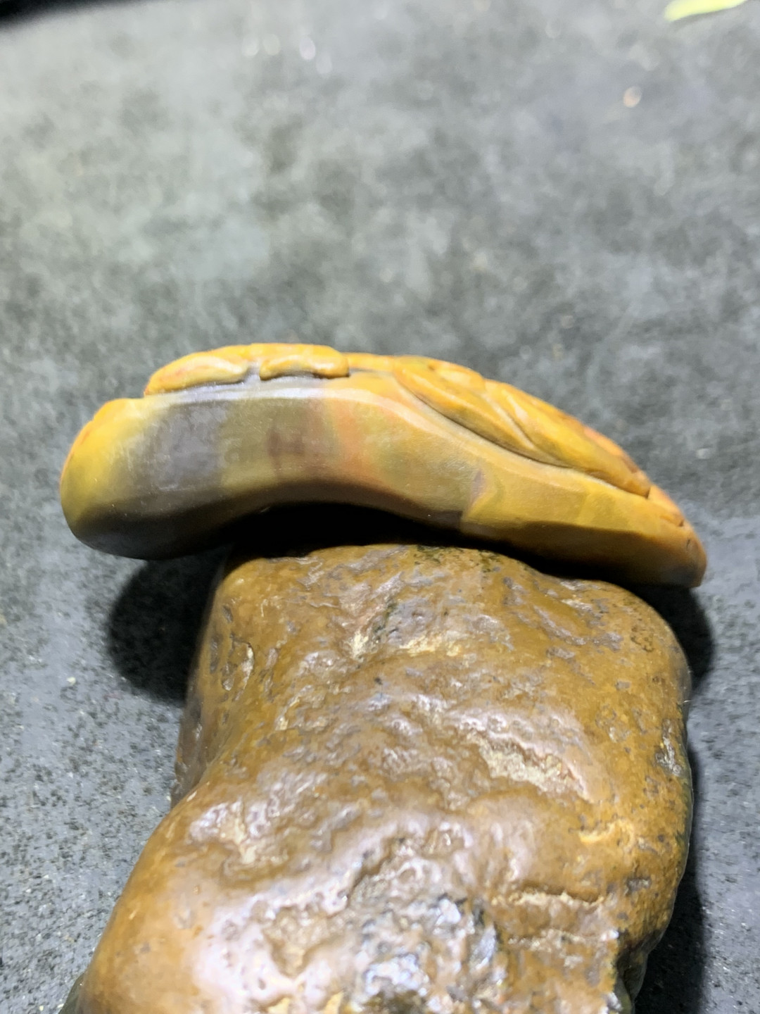 精美亚光战国红玛瑙雕刻仿古凤吊坠一个，