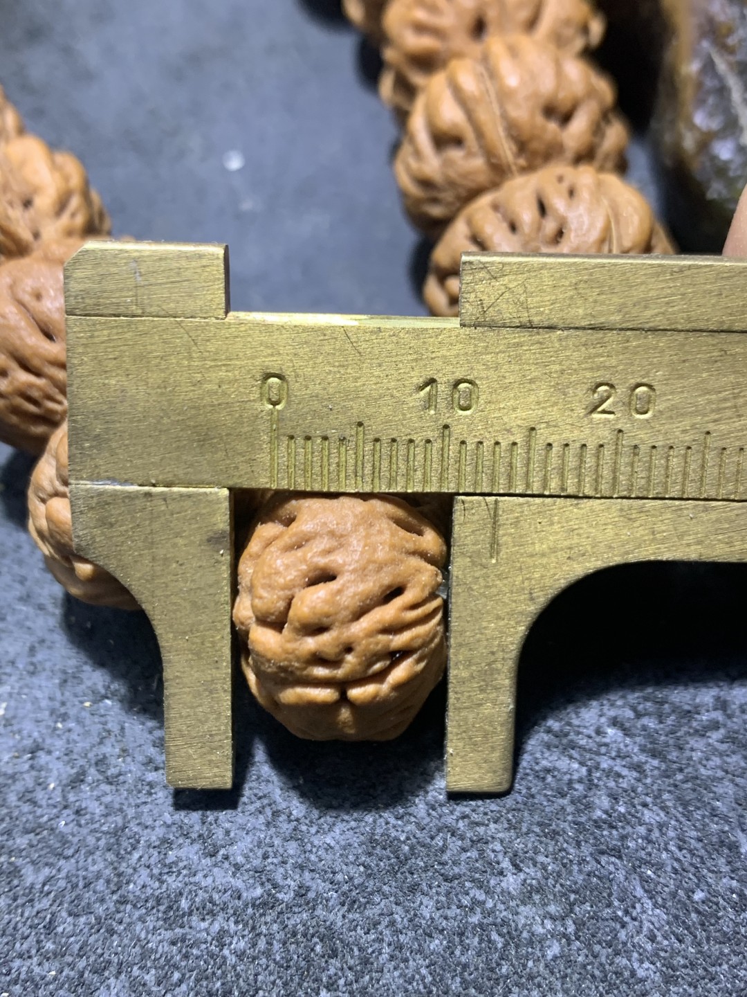 精美蟠桃桃核手串一条