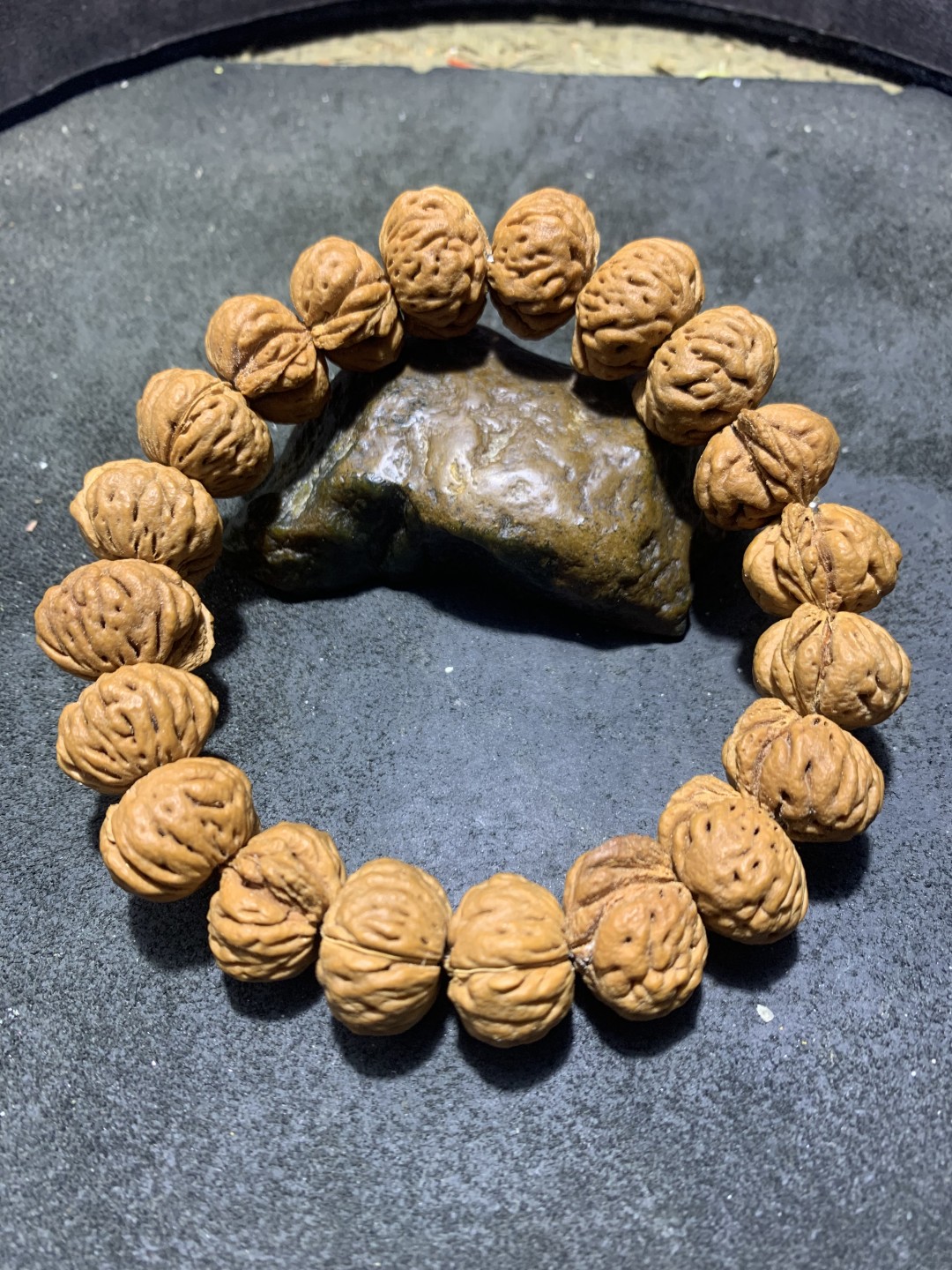 精美蟠桃桃核手串一条