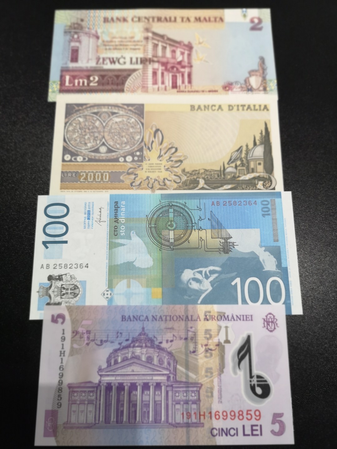 《外钞收藏家》第一百六十四期拍卖（本期100件） 马耳他、意大利、塞尔维亚、罗马尼亚四张 全新UNC
