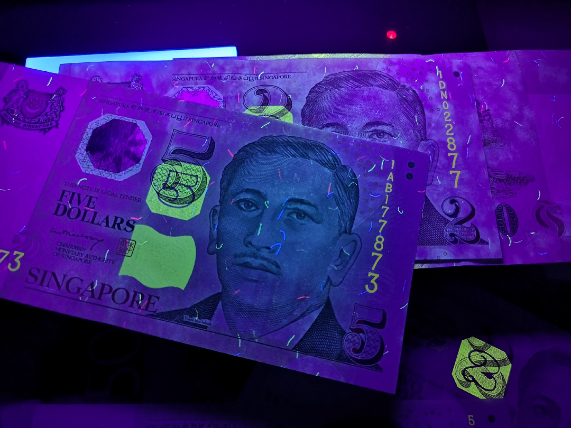 《外钞收藏家》第一百六十四期拍卖（本期100件） 新加坡小面额6张 全新 三张纸币有潮 三张纸币三张塑料钞成对