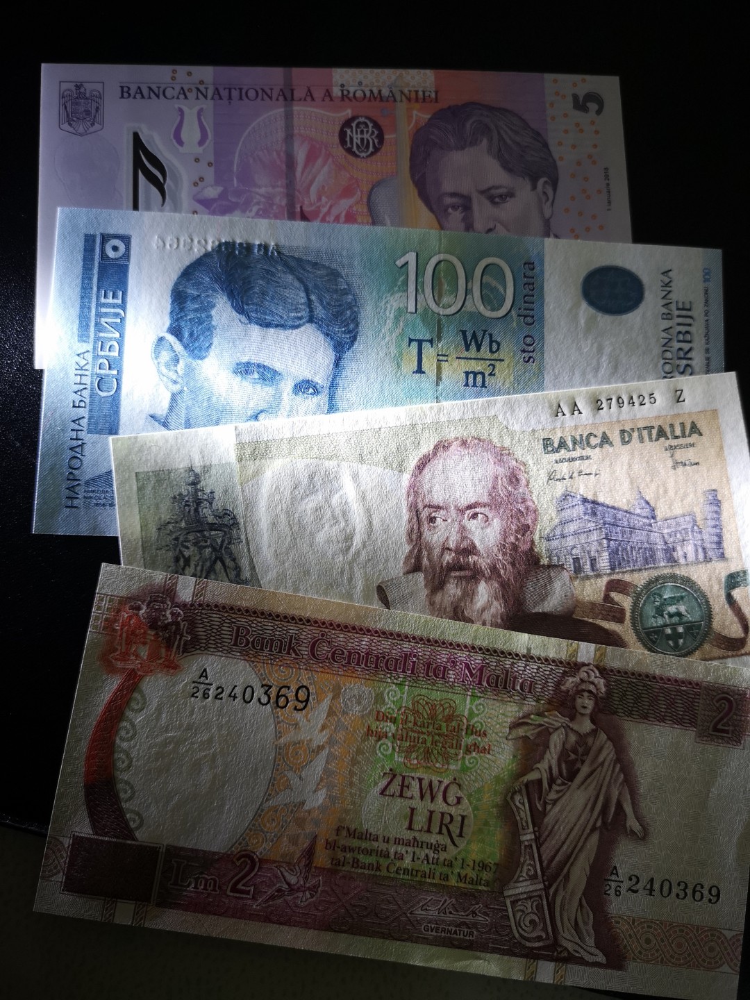 《外钞收藏家》第一百六十四期拍卖（本期100件） 马耳他、意大利、塞尔维亚、罗马尼亚四张 全新UNC