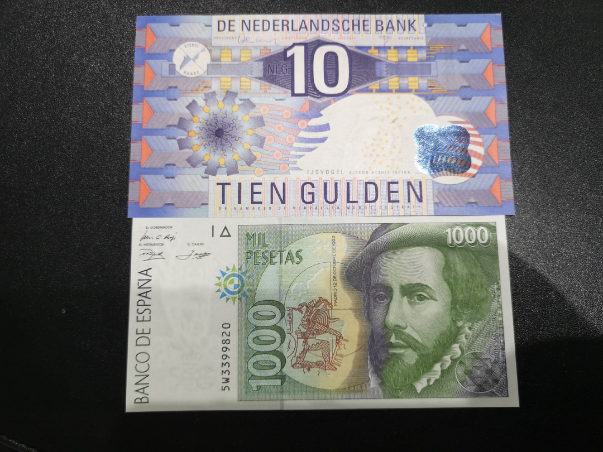 《外钞收藏家》第一百六十四期拍卖（本期100件） 荷兰、葡萄牙两张 全新UNC