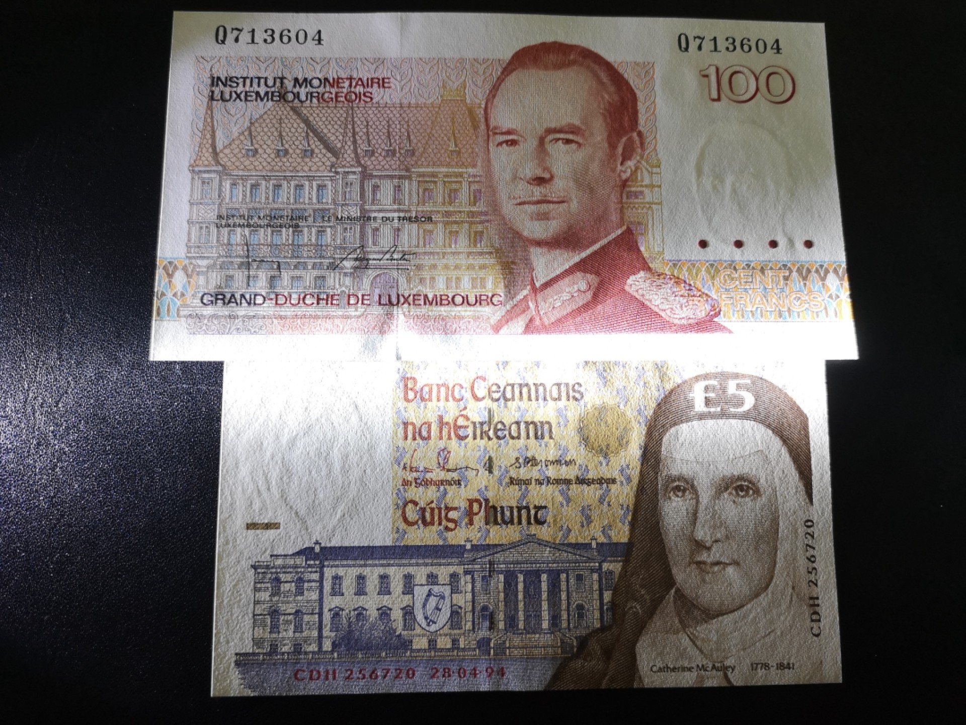 《外钞收藏家》第一百六十四期拍卖（本期100件） 爱尔兰和卢森堡两张 全新UNC